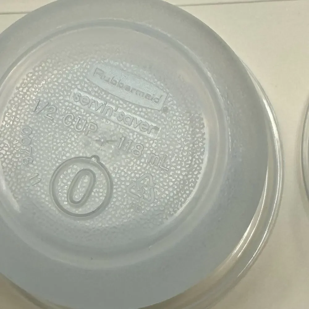 2 Vintage Rubbermaid Small Servin Saver Storage Containers 1/2 Cup #0 Almond NEW